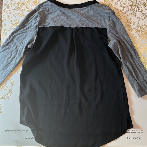 Express 3/4 length sleeve blouse - Picture 5 of 6